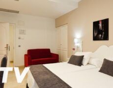 Descubre la magia del turismo en el centro histórico de Toledo con Hotel Carlos V