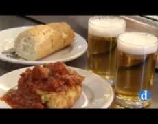 Descubre la auténtica gastronomía toledana: ¡Participa en una noche de tapas y vinos en los mejores bares locales de Toledo!